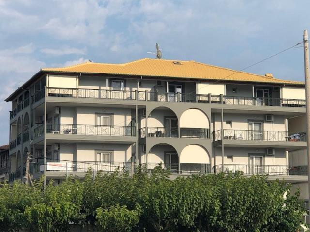 Olympic Apartments Neoi Poroi Exterior photo